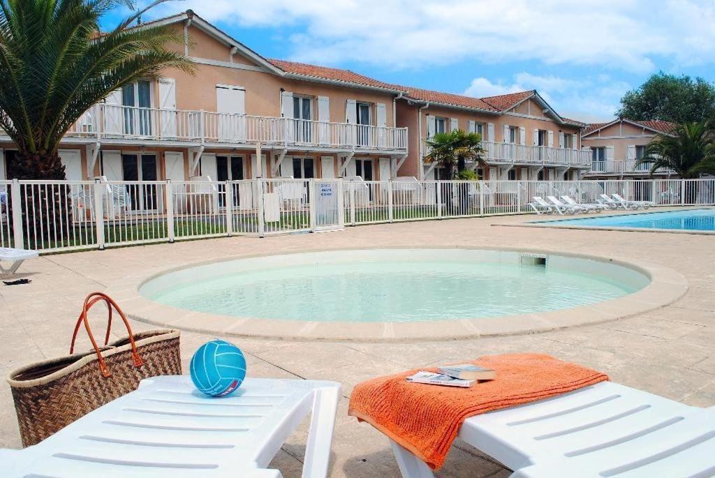 Апартаменты Petit Oasis Avec Piscine Англе Экстерьер фото